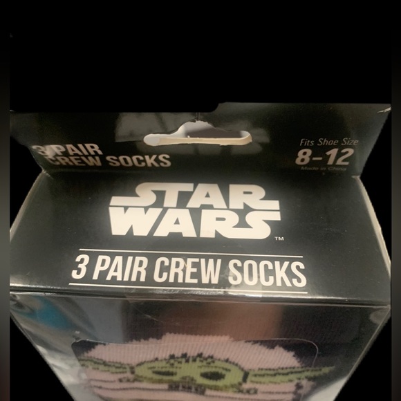 Bioworld The Child Baby Yoda Grogu Men’s 3 pack Holiday Crew socks Gift sets - Picture 3 of 3